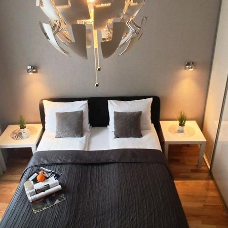 Old Town 2 Bedroom Apartment Near Dome Square & Scenic Waterfront Rīga Exterior foto